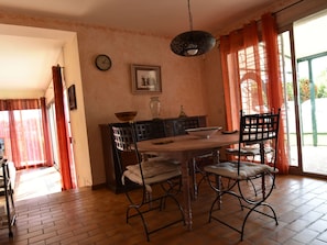 Dining - Modern Villa in Pinet With Private Swimming Pool (Pinet)