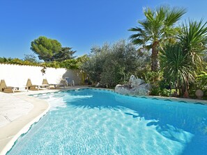 Outdoor pool - Modern Villa in Cournonterral, With Large Garden, Private Pool and Terrace (Cournonterral)