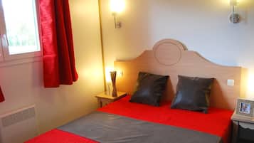 3 bedrooms, individually furnished, cots/infant beds
