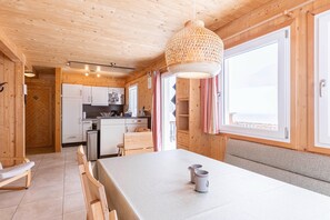 Chalet | Ruokailu