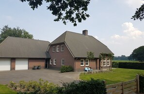Exterior - Stylish Holiday Home in Leende With Terrace (Leende)