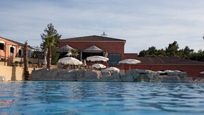 Outdoor pool - Nice Villa With Dishwasher and Whirlpool, Golfcourse at 1 km (Fayence)