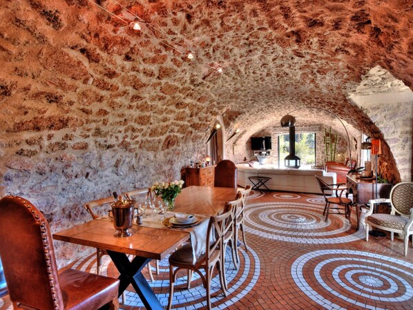 Villa | Living room - Beautiful Character House With Private Pool and High-end Services (Villecroze)