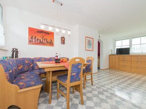 Apartment | Dining - Holiday Apartment in Tropolach Near Pressegger See (Hermagor-Pressegger See)
