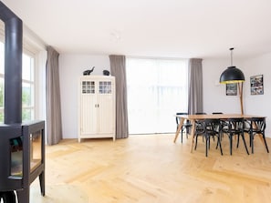 Dining - Luxurious Villa in Zwartewaal With Private Garden (Zwartewaal)