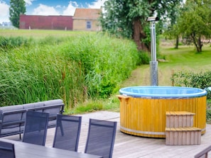 Balcony - Luxurious Villa in Zwartewaal With Private Garden (Zwartewaal)