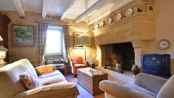 Fireplace, DVD player