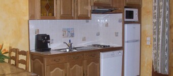 Cottage in Vaires-sur-marne by Forest Lake