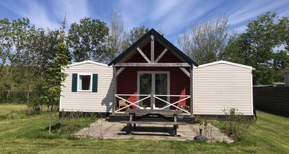Comfy Chalet with Microwave near Wadden Sea