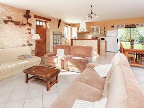 House | Living room | DVD player - Cosy Holiday Home Near the Causses du Quercy (Lavercantiere)