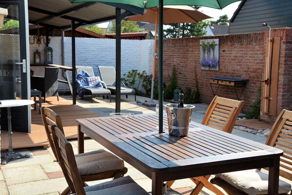 Balcony - Lovely Holiday Home in Noordwijkerhout near Lake (Noordwijkerhout)