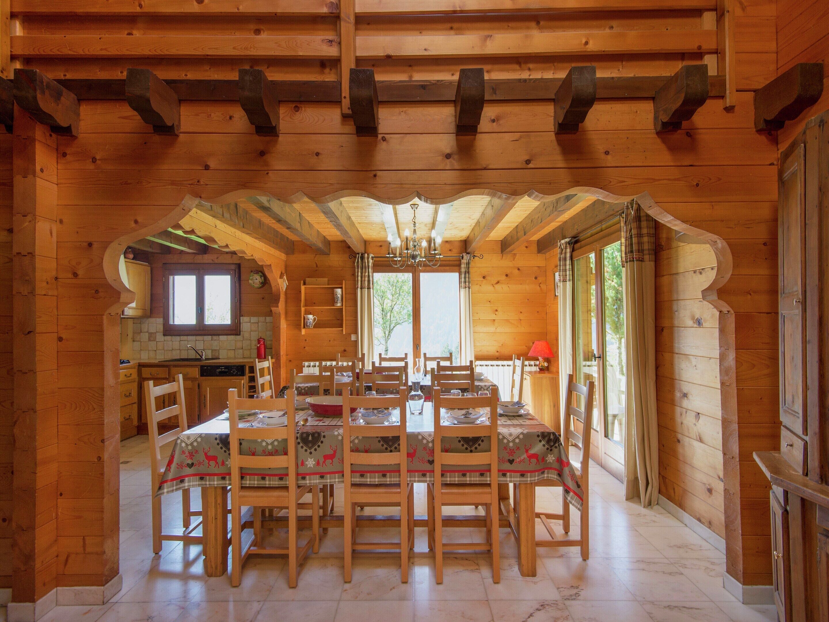 Chalet | Dining