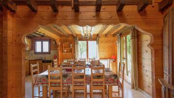 Chalet | Dining
