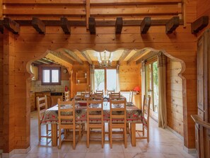 Chalet | Dining - Chalet in Chatel Near Les Portes du Soleil (Chatel)