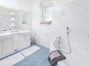 Ferienhaus | Badezimmer