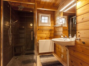 Chalet | Bathroom - Cosy Wooden Chalet With Private Garden (Sint-Annaland)