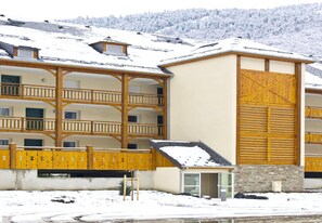 Exterior - Well-kept Apartment in a Mountain Village (Saint-Mamet)