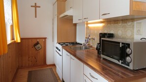 Apartment | Private kitchen - Cozy Cabin in Niedernfritz near Ski Area (Huettau)