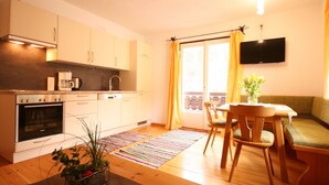 Fridge, oven, dishwasher - Peaceful Holiday Home in Leogang With Garden (Leogang)