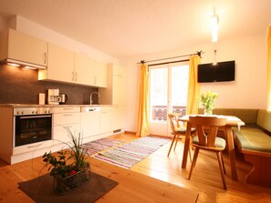 Fridge, oven, dishwasher - Peaceful Holiday Home in Leogang With Garden (Leogang)