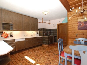 Apartment | Eigene Küche | Kühlschrank, Mikrowelle, Ofen, Geschirrspüler