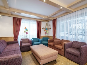Living room - Magnific Holiday Home in Kaprun Salzburg near Ski Area (Kaprun)