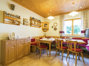 House | Dining