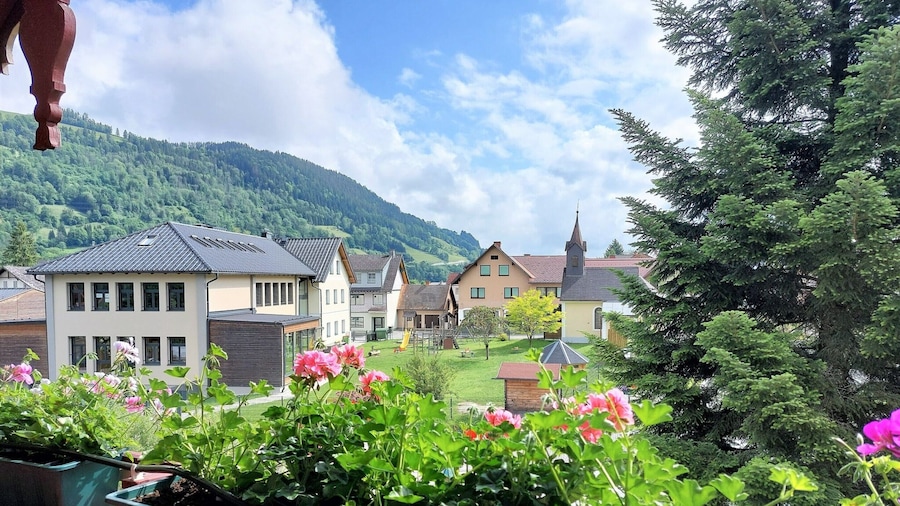 Renovated Mountain Retreat Stay