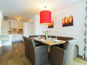 Apartment | Dining