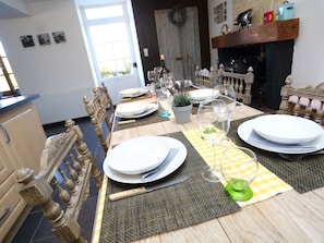 House | Dining - Comfortable Cottage With Heated Pool and Secluded Garden in the Cognac Region (Villiers-Couture)