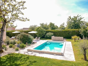 Outdoor pool - Comfortable Cottage With Heated Pool and Secluded Garden in the Cognac Region (Villiers-Couture)