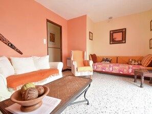 Living room - Holiday Home Talairan With Pool and BBQ (Talairan)