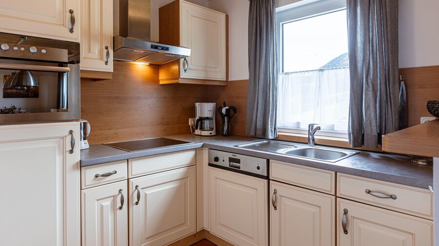 Chalet in Annaberg-lungotz With a Community Pool