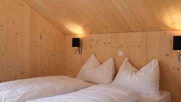 Chalet | 3 bedrooms, individually furnished, bed sheets