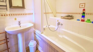Maison | Salle de bain | Ensemble douche/baignoire, serviettes fournies