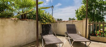 Pretty Holiday Home in Fléac-sur-seugne Near Boat