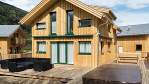 Chalet | Exterior - Luxurious Chalet in Sankt Georgen ob Murau with Hot Tub (Sankt Georgen am Kreischberg)