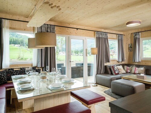 Luxurious Chalet in Sankt Georgen ob Murau with Hot Tub