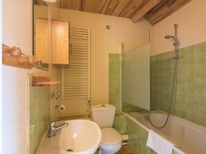 Cottage | Bathroom - Cottage in Chaleix Near Forest and Lake (Chalais)