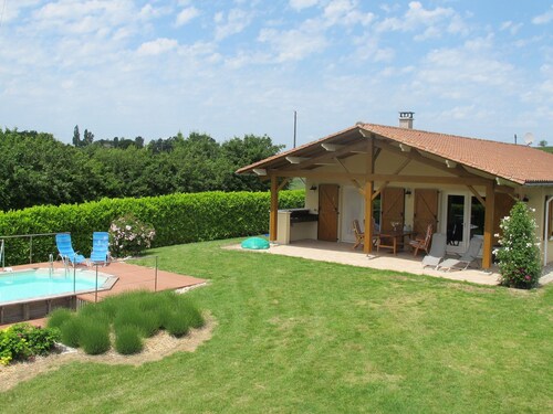 Spacious Holiday Home in Sadillac With Swimming Pool