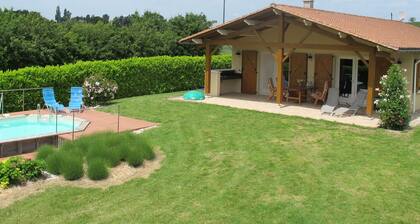 Spacious Holiday Home in Sadillac With Swimming Pool