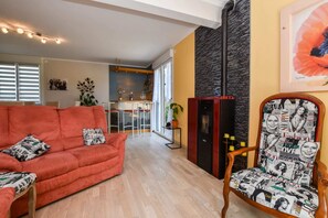 Living room - Peaceful Forest Stay in Pedernec (Pedernec)