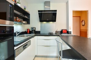 Private kitchen - Peaceful Forest Stay in Pedernec (Pedernec)