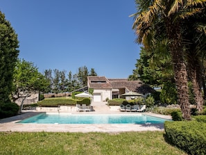 Outdoor pool - Pleasant Gite on a Quiet Domain With Large Swimming Pool and a Park-like Garden (Saint Maurin)