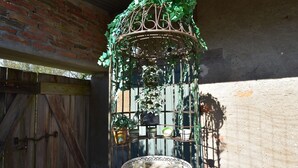 Shower - Farmhouse in Fours With Courtyard, Terrace, Fenced Garden (Fours)