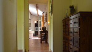 Reception - Single Storey Villa, Right Beside an Internationally Renowned 27hole Golf Course (Vasles)