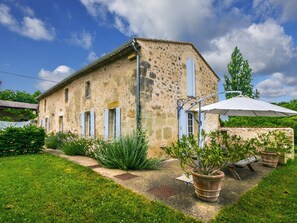 Exterior - Beautiful Stone House With Private Pool Close to Saint-émilion (Saint-Cibard)