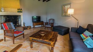 House | Living room - Beautiful Stone House With Private Pool Close to Saint-émilion (Saint-Cibard)