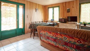 Living room - Authentic Chalet in a Unique Location, Near the Pistes in the Heart of the Vosges (Fresse-sur-Moselle)