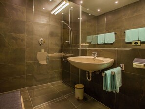 Apartment | Bathroom